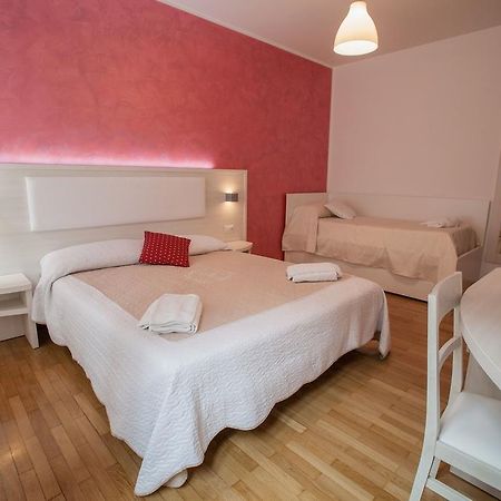 B&B Momenti Romani Kültér fotó