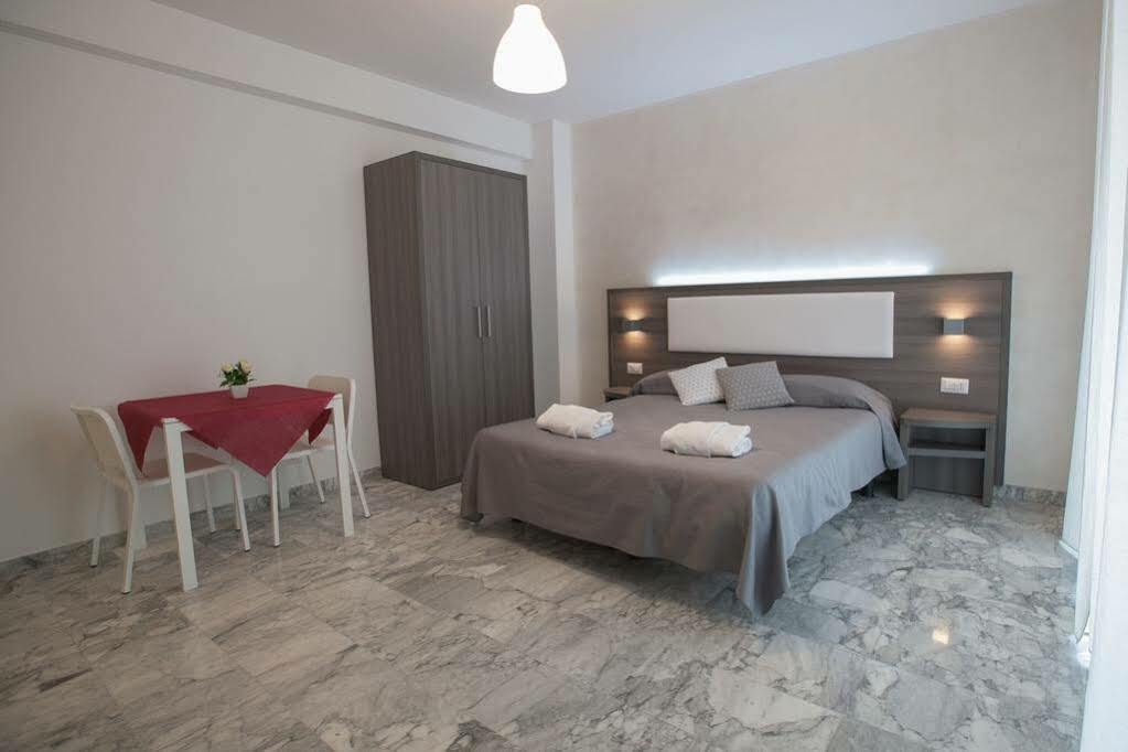 B&B Momenti Romani Kültér fotó